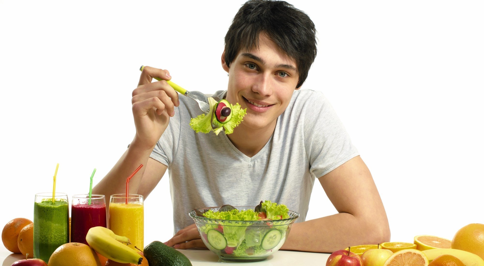 Подростки и еда. Здоровое питание для подростков. Юноши с едой. Здоровая еда и человек. Молодым можно принимать