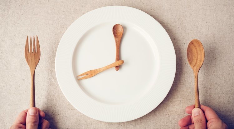 Fasting o ayuno intermitente: qué es, tipos y beneficios