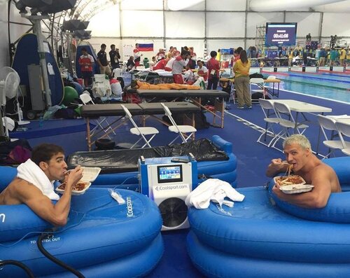 Nadadores como Phelps y Lochte se preparan para competir con un baño helado