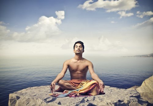 La posición de loto es la más utilizada para practicar la meditación.