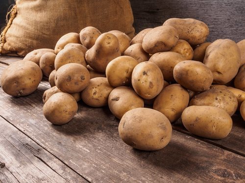 Las patatas tienen un alto contenido en hidratos de carbono.