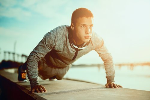 Los ejercicios excéntricos beneficiosos para aumentar la fuerza y la resistencia.