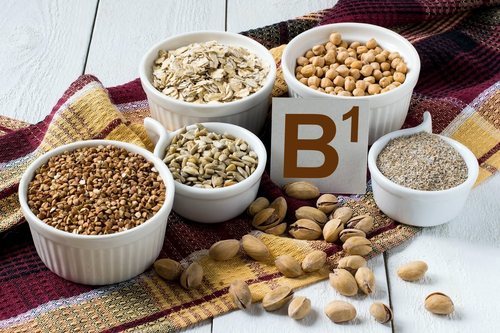 Los frutos secos, semillas y especias son ricos en vitamina B1