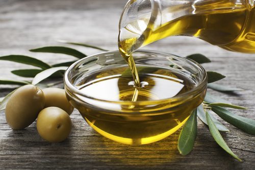 El aceite de oliva es un superalimento que llevamos consumiendo toda nuestra vida.