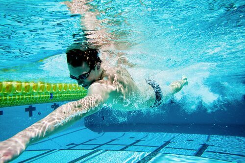 Controlar la inspiración y espiración es clave para una buena natación.